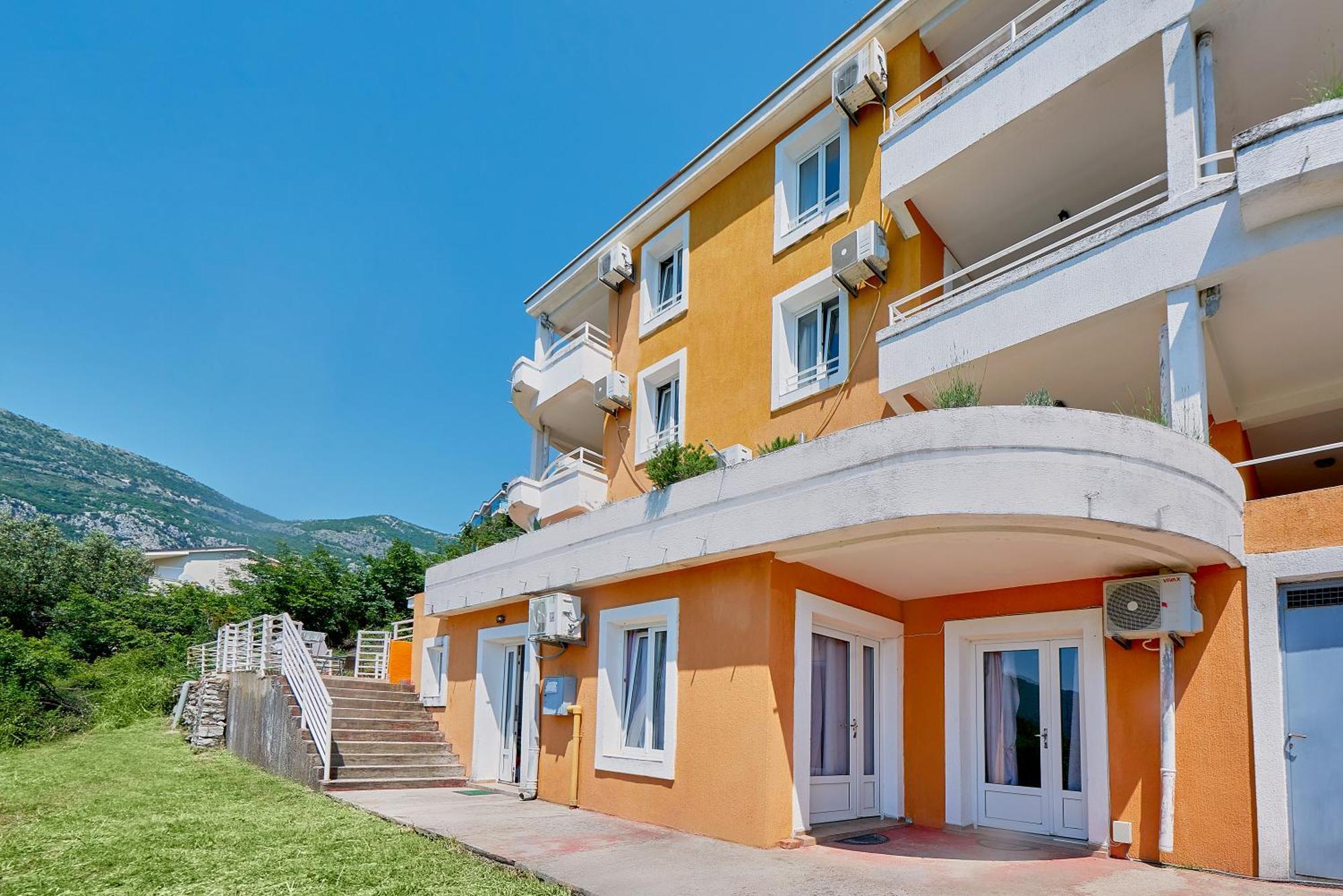 Apartments Villa Relax Petrovac Exteriör bild