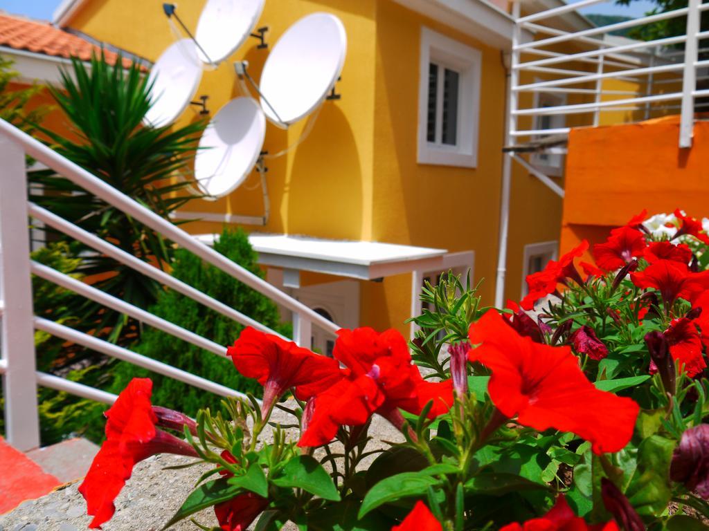 Apartments Villa Relax Petrovac Exteriör bild