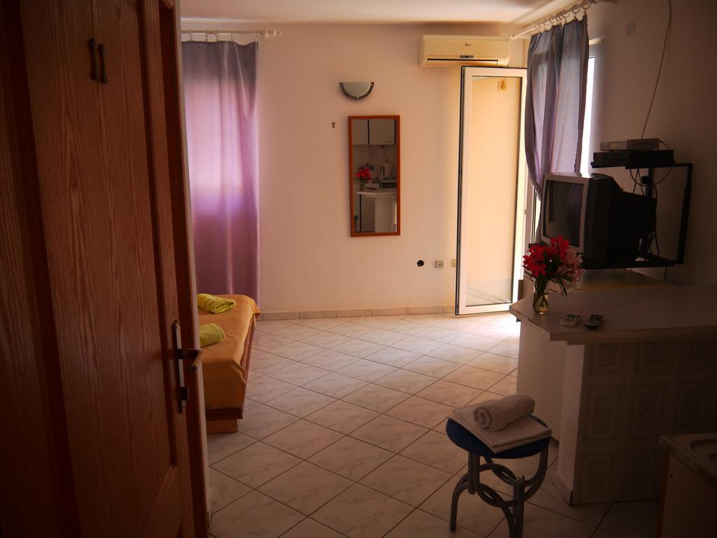 Apartments Villa Relax Petrovac Exteriör bild